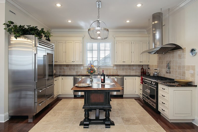 white kitchen cabinets with dark floors small house shutterstock46754248 64 amazing kitchens with island love home designs white kitchen cabinets with dark floors small house shutterstock46754248 64 amazing kitchens with island love home designs